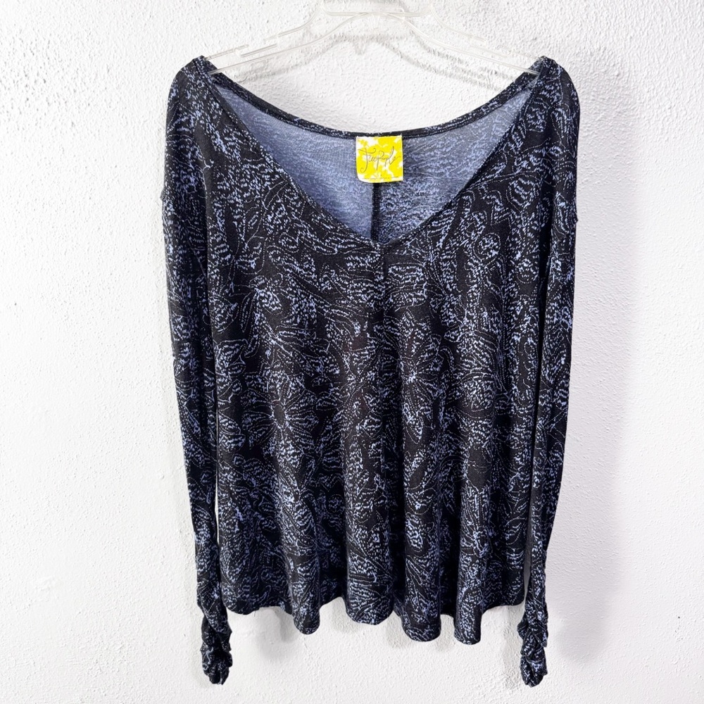 Free People Gray Relaxed Blouse deep v high low small